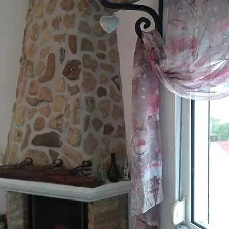 Apartament To Nisaki